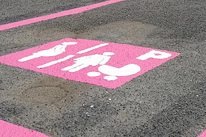 I permessi rosa e la nuova regolamentazione degli spazi di sosta dedicati 