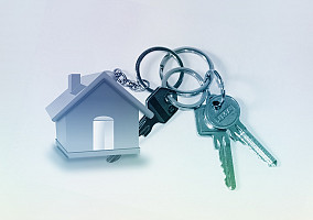 Residenza all'estero difficile anche in caso di lungo soggiorno