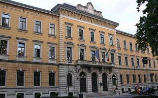 La mancata iscrizione all'anagrafe di un richiedente asilo non è illegittima