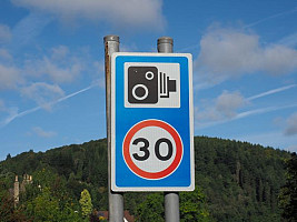 L’accertamento delle violazioni al Codice della Strada per eccesso di velocità: quali sono gli adempimenti per la corretta gestione dei dati personali?