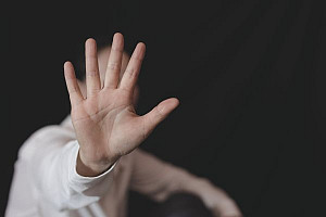 Il delitto “rosso” di lesioni permanenti al viso è incostituzionale per estrema rigidità del minimo edittale 